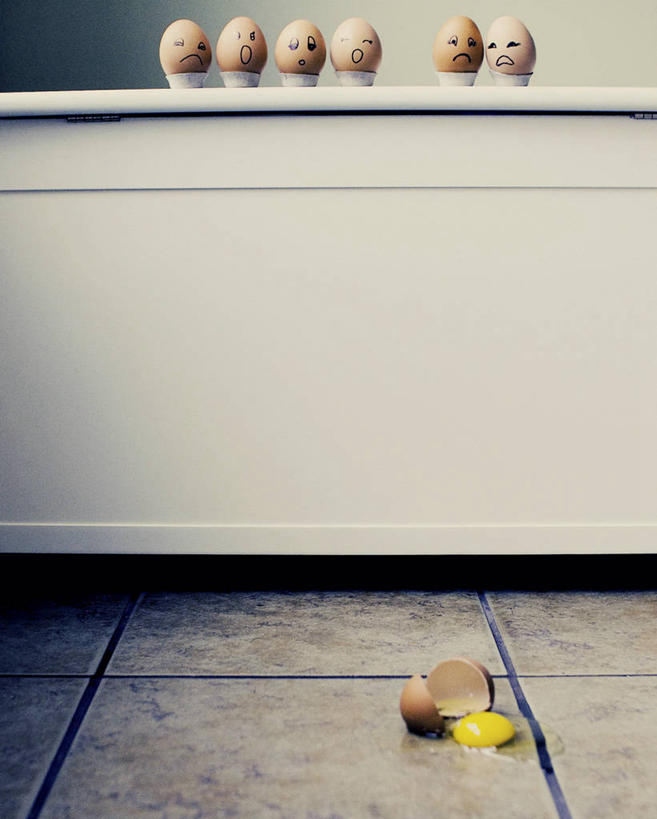 无人,家庭,竖图,室内,厨房,灶台,鸡蛋,饮食,温暖,温馨,一家人,摄影,砖地,幽默,死亡,和睦,笑脸,脆弱,恐怖,忧虑,不幸,悲痛,彩图,融洽