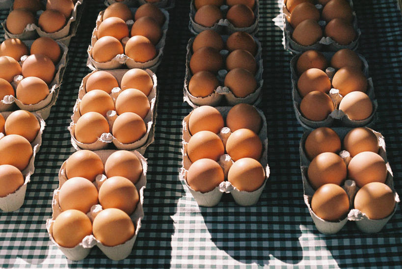 无人,横图,俯视,室外,特写,白天,日光,英国,一排,许多,阴影,丰富,整齐,首都,很多,货摊,英格兰,排列,摄影,有机食品,队列,清新,鸡蛋盒,健康食物,彩图,高角度拍摄,半打