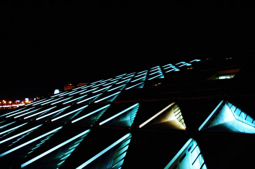 无人,图书馆,横图,室外,夜晚,仰视,建筑,埃及,发光,现代,摄影,部分,照亮,中东,埃及文化,亚历山大港,式样,彩图,低角度拍摄