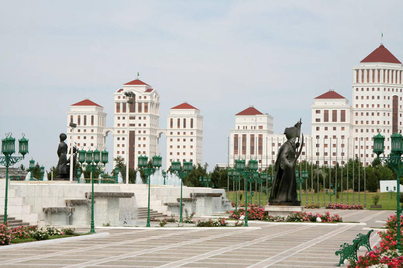 无人,广场,横图,室外,白天,城市,建筑,路灯,土库曼斯坦,一排,整齐,雕像,花坛,塔,排列,摄影,队列,彩图