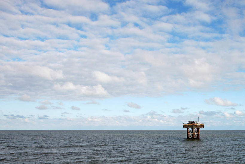 无人,横图,室外,白天,留白,机器,英国,水平线,云,设备,机械,摄影,宁静,石油工业,钻井,海景,钻塔,彩图