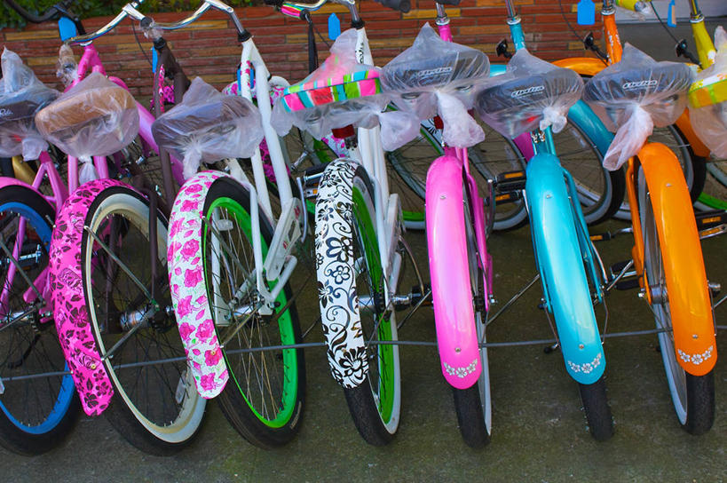 无人,横图,彩色,室外,白天,自行车,美国,一排,整齐,包装,商品,排列,零售,童年,运输,摄影,五颜六色,涂料,色彩斑斓,队列,青春期,加利福尼亚,五彩缤纷,五彩斑斓,式样,五光十色,彩图