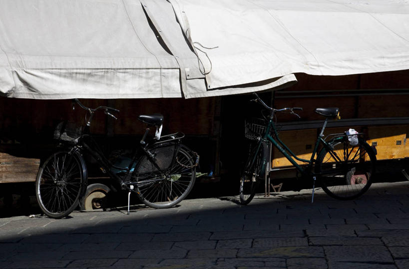 无人,横图,室外,白天,自行车,阴影,货摊,运输,摄影,停止,暂停,意大利文化,托斯卡纳区,停滞,遮阳篷,彩图