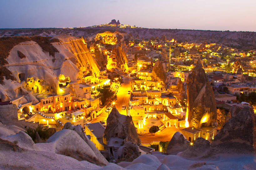 无人,横图,俯视,室外,长时间曝光,山,建筑,路灯,欧洲,土耳其,亚洲,悬崖,宏伟,黄昏,摄影,洞穴,照亮,西亚,卡帕多西亚,安纳托利亚,小亚细亚,卡帕多奇亚,岩石,彩图,高角度拍摄,格雷梅,土耳其共和国,安那托利亚,小亚细亚半岛