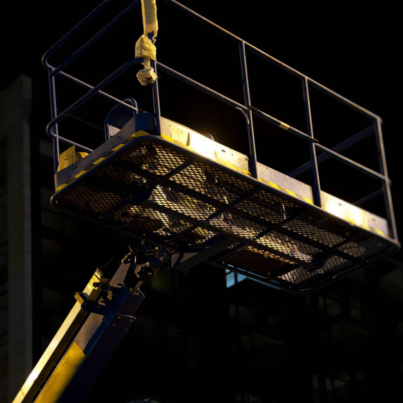 无人,方图,室外,夜晚,仰视,建筑业,技术,建筑,爱尔兰,黑色背景,金属,首都,设备,吊车,施工,交通工具,机械,起重机,运输,摄影,吊机,照亮,工程,载具,工作车,施工车,汽车吊,彩图,低角度拍摄