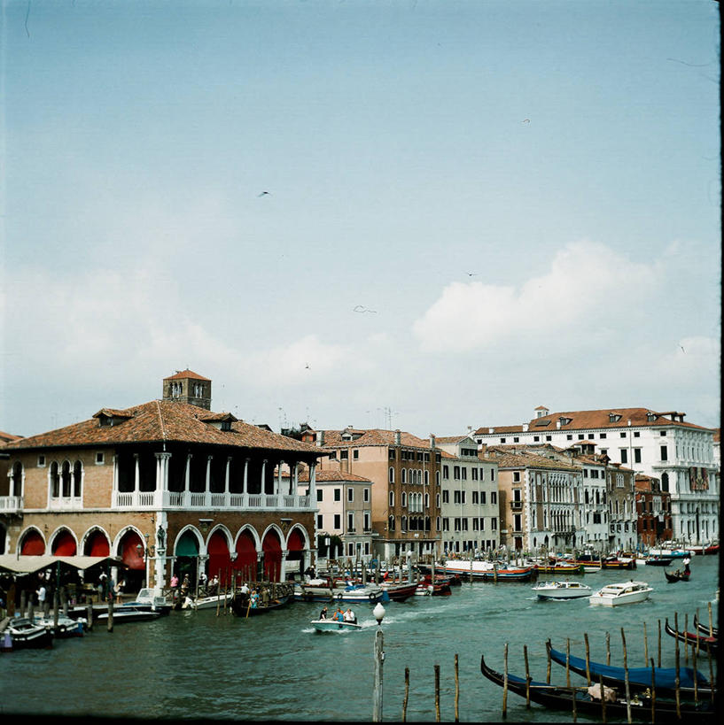 无人,竖图,室外,白天,旅游,建筑,船,意大利,威尼斯,地标建筑,交通工具,木桩,运输,摄影,舟,载具,意大利文化,彩图