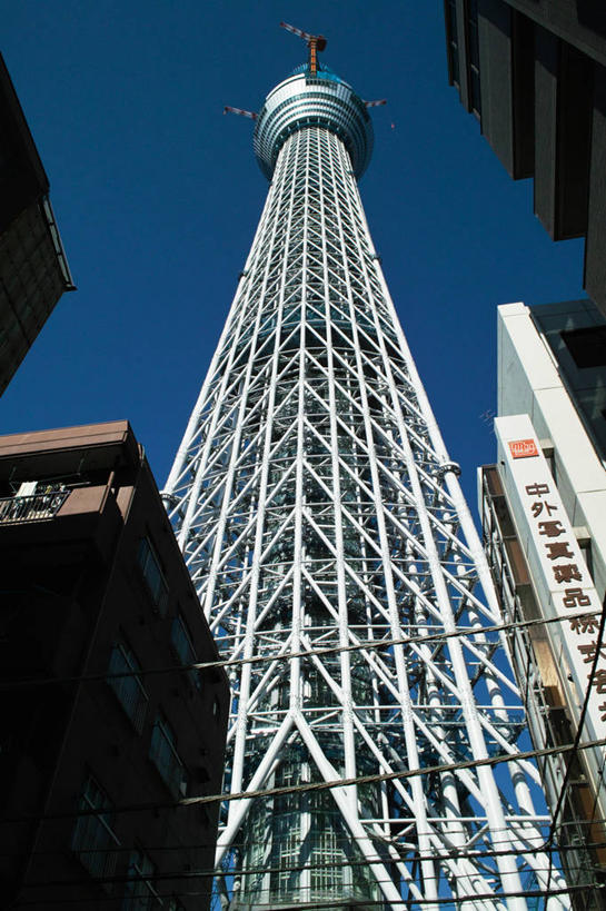 无人,竖图,室外,白天,仰视,建筑业,城市,摩天大楼,东京,日本,日文,塔,首都,现代,摄影,万里无云,彩图,低角度拍摄