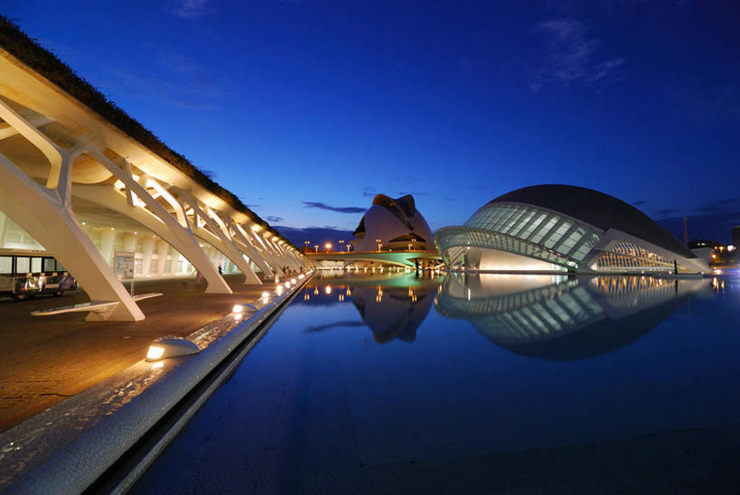 无人,横图,室外,夜晚,河流,城市,建筑,西班牙,反射,天空,地标建筑,摄影,生活方式,照亮,美术馆,巴伦西亚省,彩图,艺术科学城
