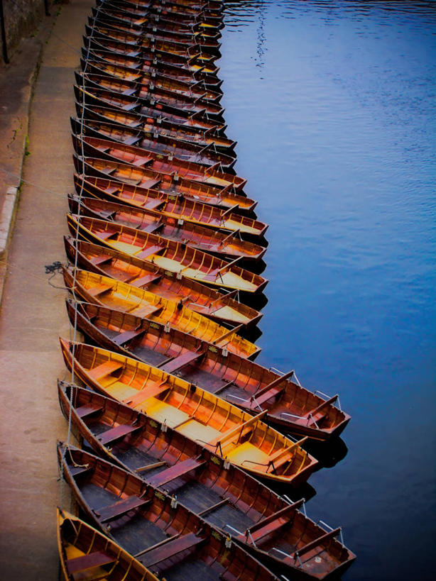 无人,竖图,俯视,室外,白天,船,英国,一排,许多,停靠,整齐,反射,木制,很多,排列,运输,摄影,宁静,队列,停泊,达勒姆郡,彩图,高角度拍摄,威尔河