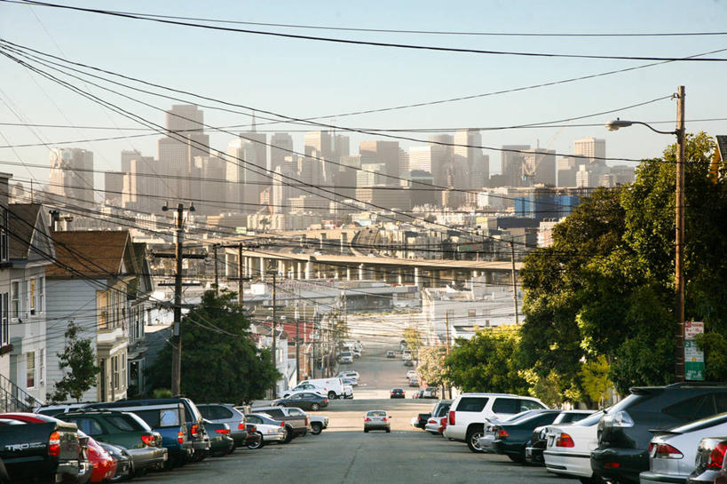 无人,停车场,横图,室外,白天,天际线,城市,道路,建筑,街道,路,公路,汽车,美国,电线杆,交通,联系,树,天空,电话线,运输,摄影,加利福尼亚,旧金山,马路,彩图