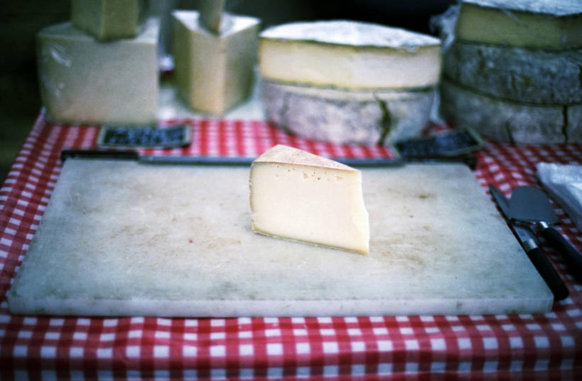 点心,面包,奶酪,无人,横图,室内,特写,法国,切开,食品,面点,案板,吐司,货摊,饮食,桌布,食物,糕点,切,零售,摄影,法式面包,清新,剖面,吐司面包,切面,康塔勒,彩图,多士,听型面包