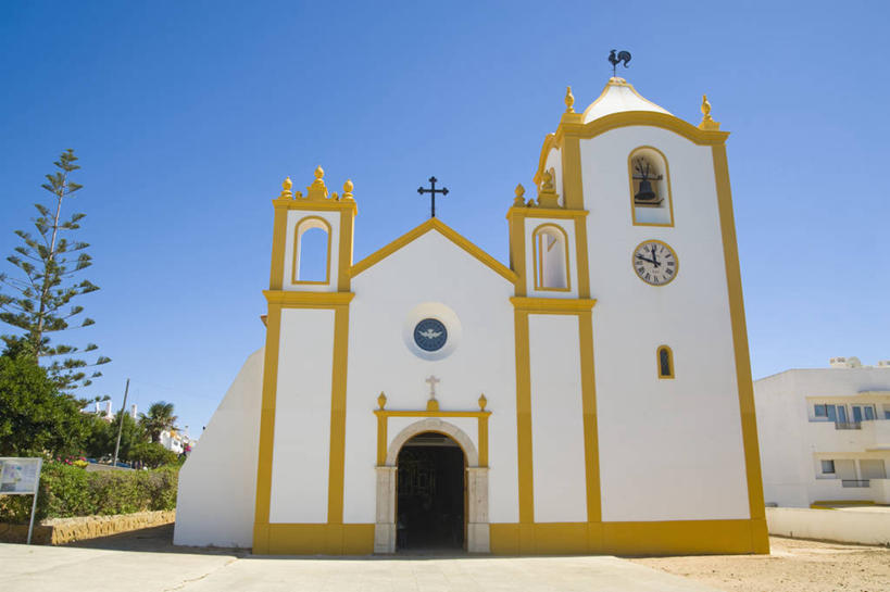 无人,教堂,横图,室外,白天,建筑,葡萄牙,十字架,拱门,树,摄影,宗教,基督教,万里无云,彩图