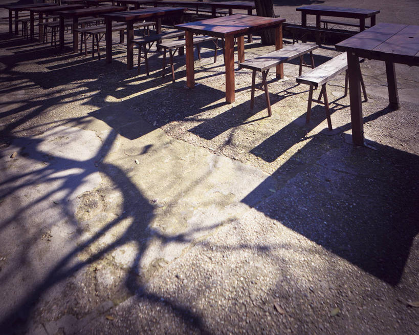 无人,横图,室外,白天,桌子,日光,西班牙,巴塞罗那,许多,阴影,长椅,很多,排列,夏天,摄影,加泰隆尼亚,彩图