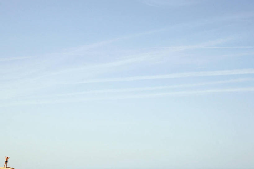 成年人,一个人,站,横图,室外,白天,留白,西班牙,仅一个男性,裸露,自然,摄影,裸,彩图,独处