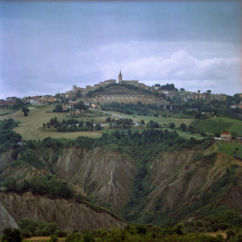 无人,方图,室外,白天,美景,山,意大利,地形,景观,云,草,树,天空,自然,景色,摄影,宁静,自然风光,马尔凯大区,彩图