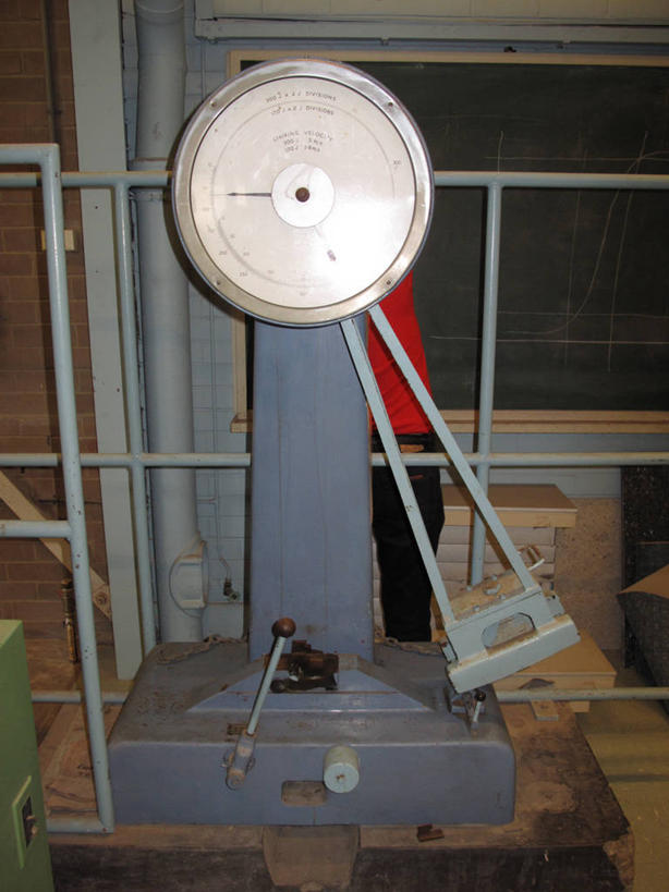 一个人,竖图,室内,技术,澳大利亚,金属,实验室,黑板,工业,摄影,测量工具,部分,工程,悉尼,新南威尔士,彩图