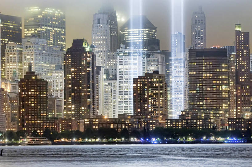 无人,横图,室外,夜晚,度假,美景,天际线,城市风光,城市,建筑,摩天大楼,纽约,美国,光束,景观,塔,娱乐,享受,休闲,景色,放松,摄影,纪念,留念,运河,照亮,记忆,怀念,发展,新泽西,恐怖主义,泽西城,彩图