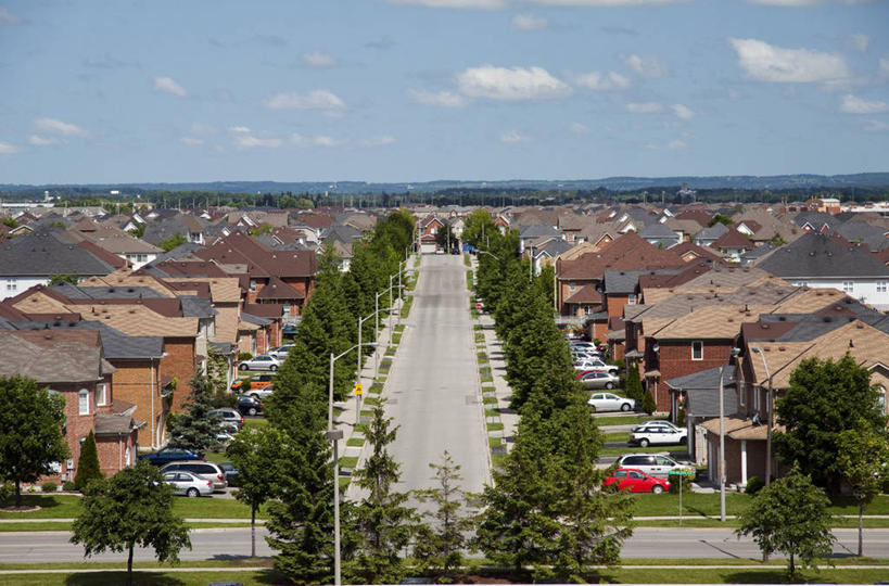 无人,横图,俯视,室外,白天,建筑,街道,汽车,加拿大,房屋,云,郊区,树,天空,自然,运输,摄影,宁静,彩图,高角度拍摄
