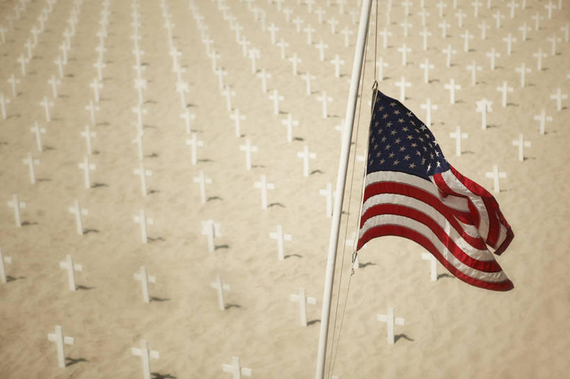 无人,横图,俯视,室外,白天,骄傲,伊拉克,美国,一排,许多,丰富,整齐,十字架,很多,排列,美国国旗,摄影,纪念,留念,队列,加利福尼亚,记忆,身份,怀念,退伍军人,爱国主义,圣莫尼卡,彩图,高角度拍摄