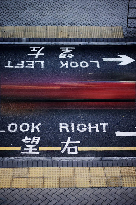 无人,竖图,室外,白天,通讯,路,指示牌,香港,标志,文字,字符,字母,方向,标识,箭头,运输,摄影,指导,英文字母,指向,簇,彩图,旅行