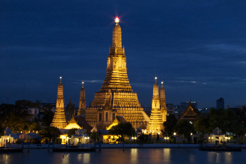 无人,寺庙,横图,室外,夜晚,河流,建筑,曼谷,泰国,反射,首都,佛塔,天空,摄影,宗教,佛教,照亮,宗教建筑,郑王庙,彩图