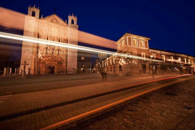 无人,横图,室外,夜晚,运动模糊,长时间曝光,夜生活,建筑,路,西班牙,红绿灯,天空,运输,摄影,迅速,照亮,彩图,旅行