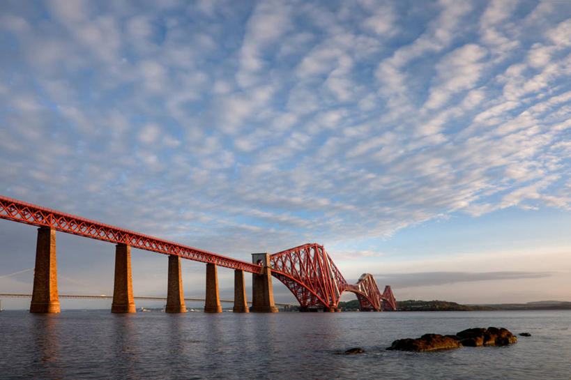 无人,横图,室外,白天,建筑,路,铁路,英国,金属,柱子,云,桥,轨道,交通,铁轨,首都,联系,苏格兰,运输,摄影,宁静,支撑,爱丁堡,彩图