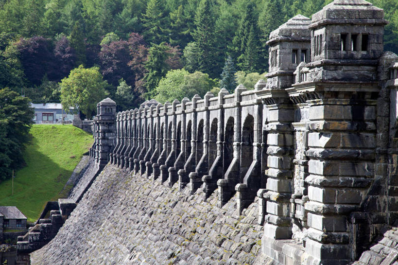 无人,横图,室外,白天,建筑,英国,砖,水坝,树,摄影,宁静,威尔士,水力发电,彩图