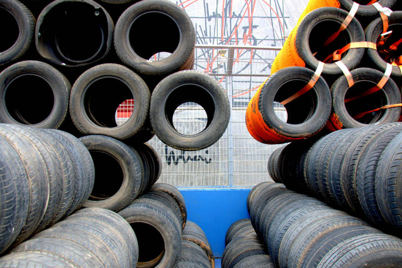 无人,横图,室外,白天,西班牙,一排,许多,丰富,整齐,很多,排列,轮胎,工业,摄影,队列,巴伦西亚省,彩图