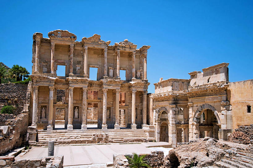 无人,横图,室外,白天,建筑,欧洲,废弃,柱子,历史,废墟,摄影,报废,废物,陵墓,丢弃,放弃,抛弃,万里无云,塞尔瑟斯图书馆,摈弃,彩图,屏弃,摈斥,摒除,艾菲索斯