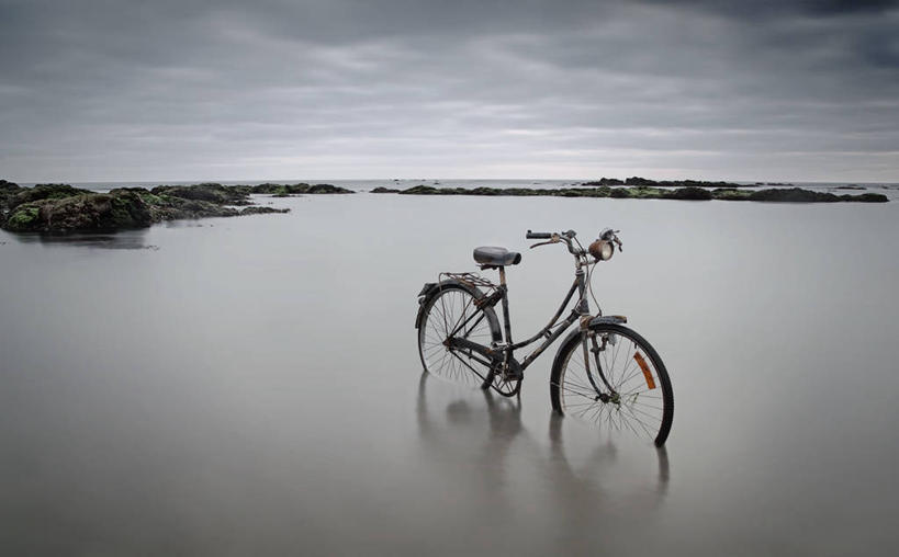 无人,横图,室外,白天,寂寞,海洋,自行车,葡萄牙,反射,云,一个,天空,运输,摄影,单个,宁静,不幸,彩图