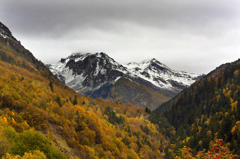 无人,横图,室外,白天,美景,山,山脉,雪山,西班牙,景观,云,草,树,自然,景色,摄影,宁静,自然风光,莱里达省,秋天,彩图