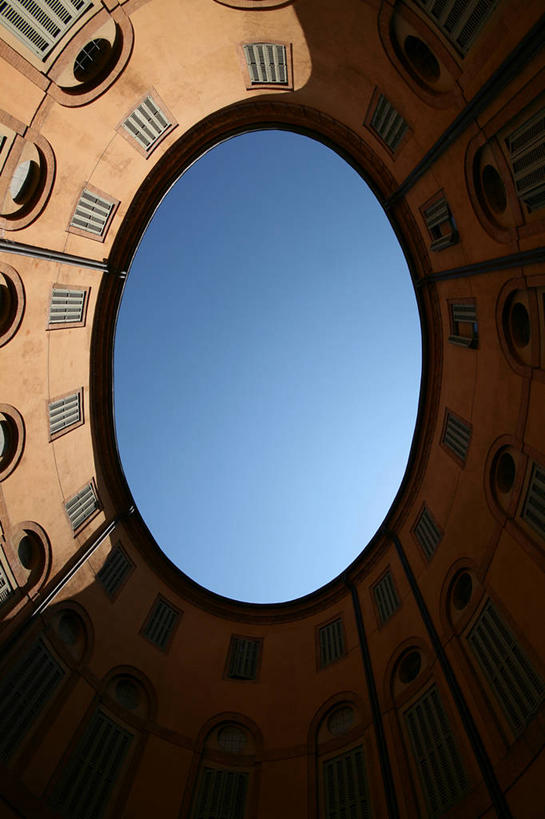 无人,竖图,室外,白天,鱼眼镜头,仰视,建筑,意大利,欧洲,椭圆形,拱门,摄影,南欧,意大利文化,万里无云,意大利共和国,艾米利亚.罗马涅,艾米利亚.罗马涅大区,费拉拉,彩图,低角度拍摄