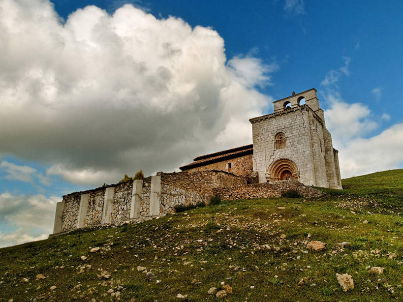 无人,横图,室外,白天,山,建筑,西班牙,欧洲,云,草,天空,地标建筑,摄影,宁静,南欧,西班牙王国,卡斯蒂利亚,莱昂,卡斯蒂利亚.莱昂,莱昂省,彩图