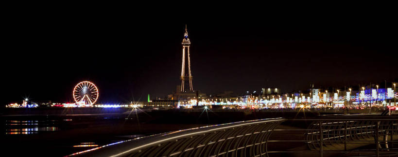 无人,横图,全景,室外,夜晚,度假,海洋,美景,城市风光,城市,建筑,英国,景观,塔,桥,娱乐,地标建筑,享受,休闲,景色,放松,摄影,照亮,渡轮,英国文化,大转轮,万里无云,布莱克浦,布莱克浦塔,兰开夏,彩图