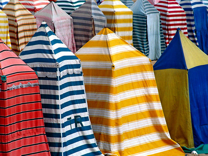 无人,横图,室外,白天,度假,西班牙,一排,许多,条纹,丰富,整齐,很多,排列,摄影,多样,队列,海滩,彩图,小屋,希洪