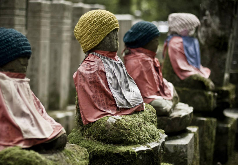 无人,横图,室外,白天,帽子,纺织品,日本,一排,日本文化,艺术,整齐,粗糙,雕像,围裙,文字,苔藓,排列,摄影,宗教,毛糙,队列,编织帽,彩图,高野山,粗拙,传统文化