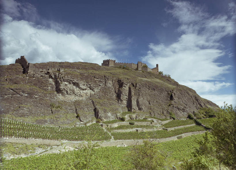 无人,横图,室外,白天,山,瑞士,城堡,云,历史,草,天空,自然,摄影,宁静,瓦莱斯州,彩图