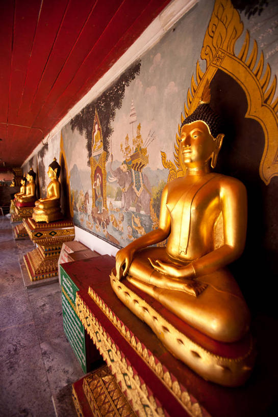 无人,竖图,室内,白天,泰国,标志,雕像,符号,标识,佛,金色,摄影,宗教,佛教,素贴寺,性别符号,清迈省,美术工艺,彩图,男性符号