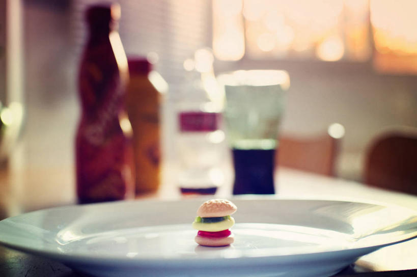 无人,横图,室内,特写,桌子,西班牙,小的,食品,首都,汉堡包,饮食,白色,盘子,瓶子,马德里,摄影,瘦身,健康食物,彩图