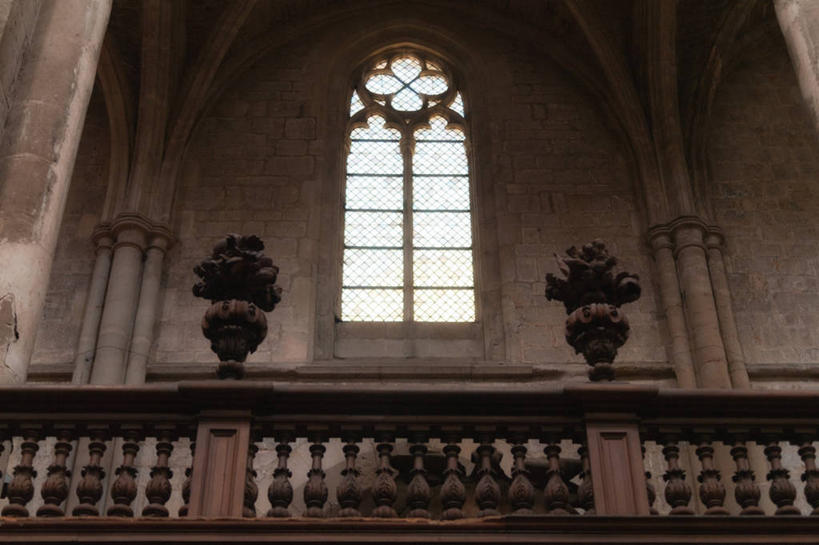 无人,教堂,栏杆,横图,室外,白天,窗户,建筑,花盆,法国,木制,摄影,宗教,法国文化,彩色玻璃,彩图