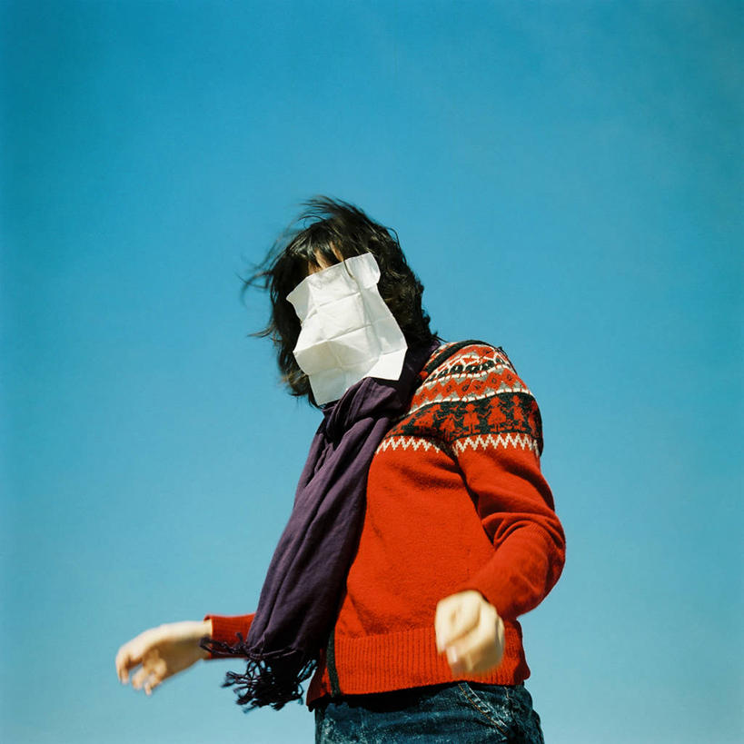 成年人,一个人,站,方图,室外,白天,毛衣,风,台湾,仅一个女性,围巾,纸巾,遮,遮掩,摄影,掩盖,遮挡,不幸,遮盖,万里无云,掩饰,式样,半身,彩图,乱发