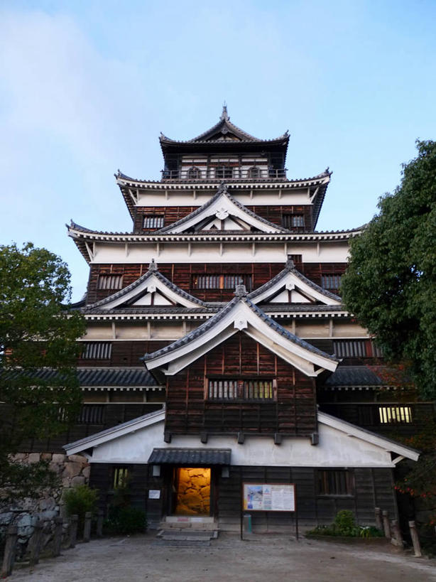 无人,竖图,室外,白天,建筑,广岛县,日本,日本文化,城堡,云,历史,树,天空,摄影,宗教,彩图