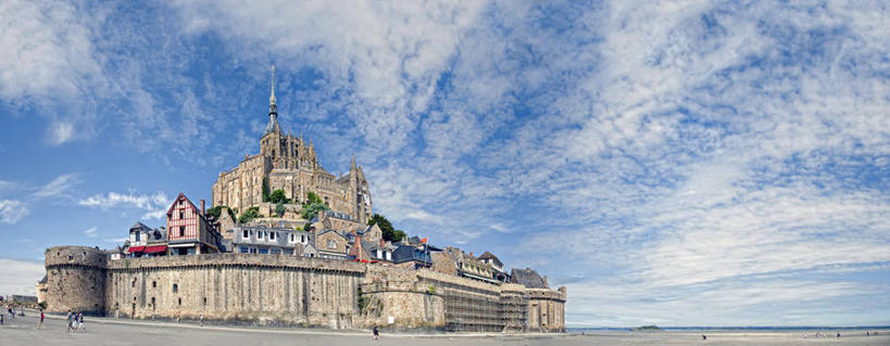 教堂,横图,全景,室外,白天,建筑,街道,法国,云,围墙,历史,天空,摄影,基督教,法国文化,圣米歇尔山,诺曼底,海滩,彩图