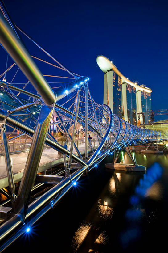 无人,竖图,室外,夜晚,河流,建筑,新加坡,螺旋,现代,摄影,人行桥,照亮,彩图,滨海湾金沙酒店