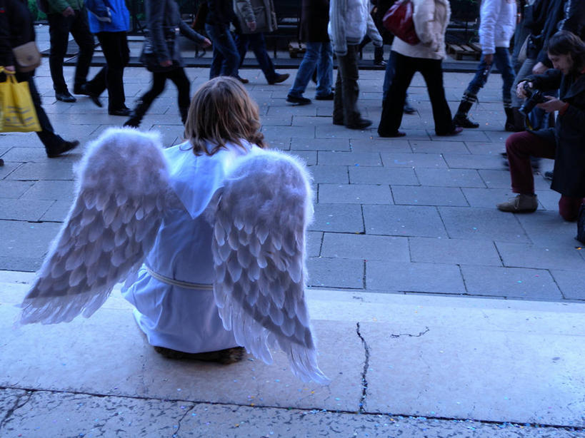 成年人,一个人,横图,室外,白天,民族服装,意大利,威尼斯,仅一个男性,仅一个人,天使,表演,服装,古典,文化,传统,仅一个年轻男性,背面,衣服,摄影,服饰,古装,威尼托大区,街头艺人,韵味,男人,男性,年轻男性,年轻人,半身,彩图,传统服装,民俗服