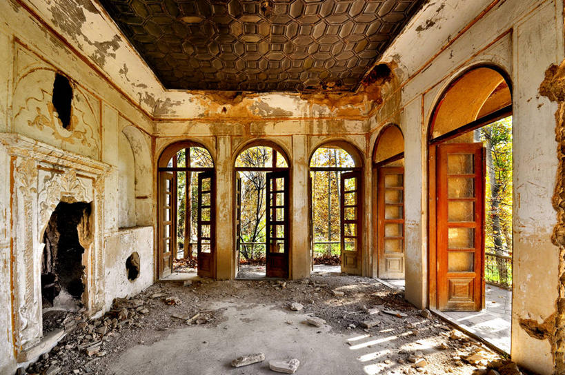 无人,横图,室内,白天,伊朗,废弃,破碎,木制,房屋,拱门,凌乱,历史,破坏,破损,摄影,肮脏,报废,粉碎,损坏,腐烂,废物,中东,下降,毁坏,丢弃,抢劫,放弃,抛弃,摧毁,邋遢,龌龊,污秽,式样,摈弃,破败,伊斯法罕,彩图,屏弃,摈斥,摒除,波斯文化