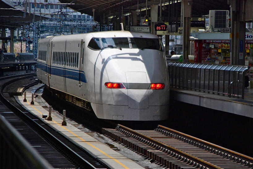 无人,横图,室外,白天,旅途,路,铁路,火车,车站,照明,东京,日本,轨道,站台,交通,铁轨,首都,列车,月台,车,灯,灯具,交通工具,运输,摄影,照亮,照明设备,载具,高速列车,前照灯,前大灯,车前灯,彩图,旅行,铁路列车