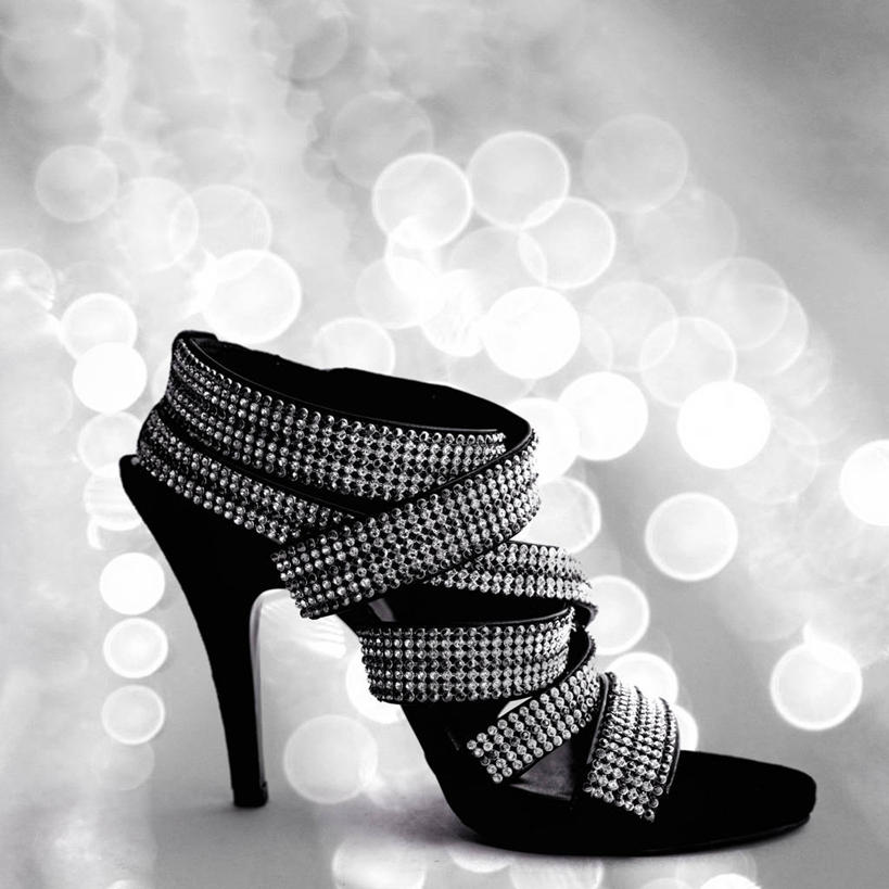无人,方图,黑白,特写,高跟鞋,时尚,西班牙,灰色背景,圆形,一个,财富,摄影,单个,照亮,华贵,卡斯特利翁省,影棚拍摄,人造钻石