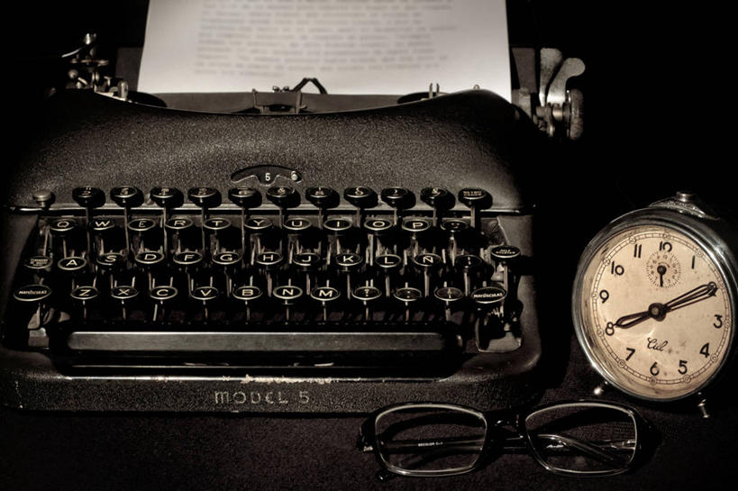 无人,横图,复古,西班牙,黑色背景,时间,文字,眼镜,纸,古典,通信,摄影,古董,打字机,钟,彩图,影棚拍摄